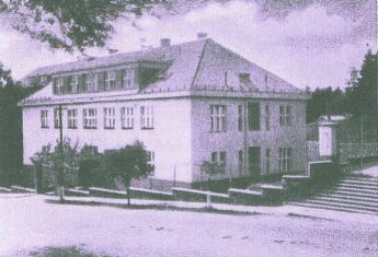Administrativní budova v roce 1932.