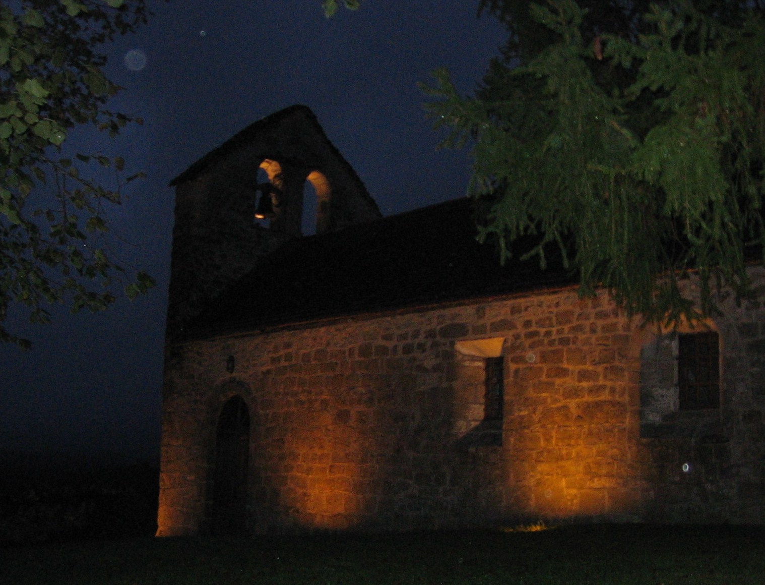 la chapelle by night
