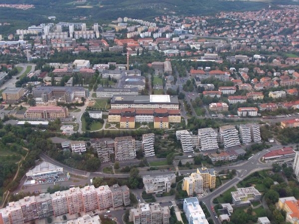 Pohled na Heliport UVN ze vzduchu, foto Ondřej Franěk
