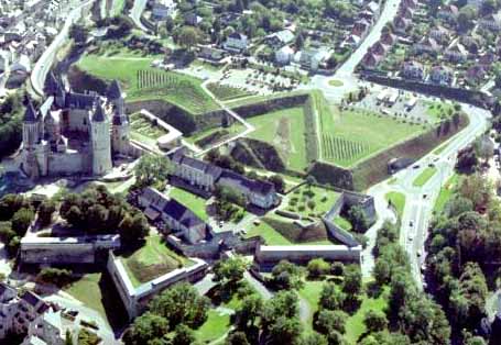 Vue aérienne du château de Saumur :