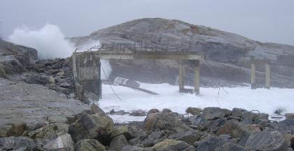 The broken bridge between Kval?yni and Toftestallen in bad weather. Picture taken by one of the cache visitors.
