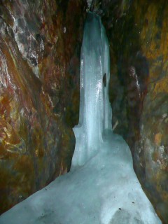 ervnov led – metr a pl vysok stalagmit