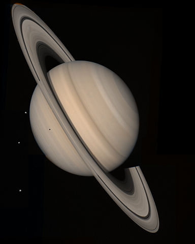 Saturn od Voyager.