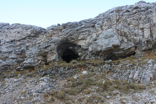 La grotte de l ours_008.JPG (764613 octets)