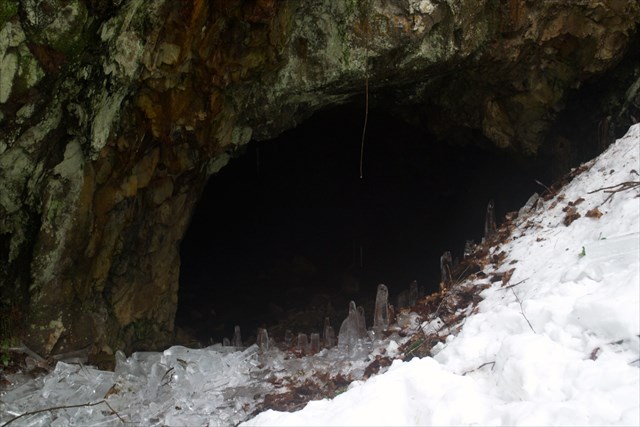 Entrée de la grotte