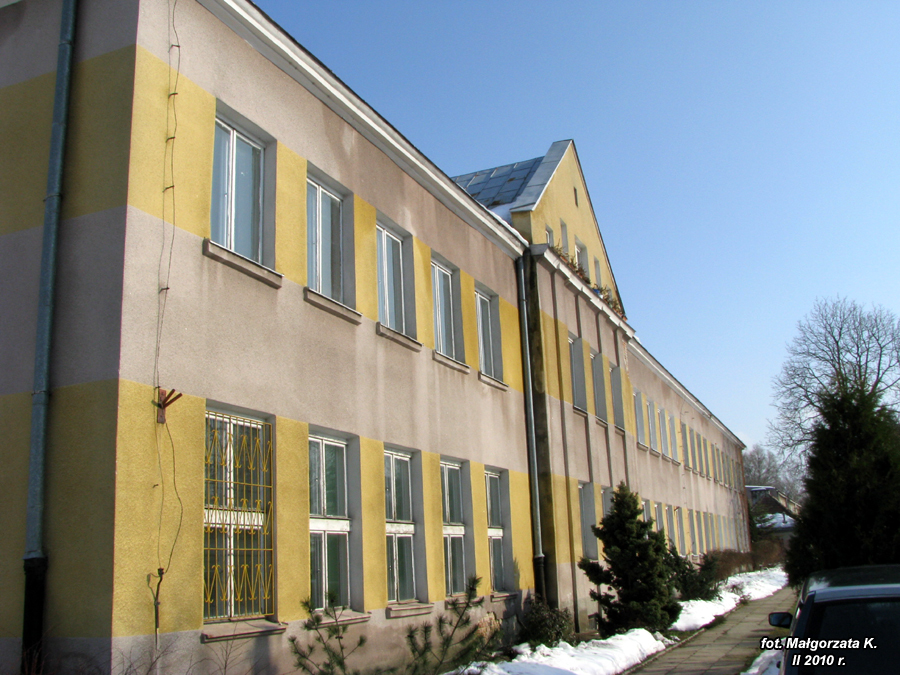 Budynek szkoły w 2010 r.