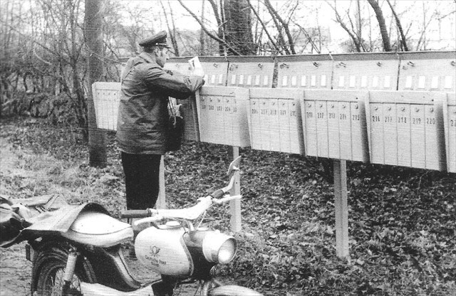 Postzustellung in Karow in den 1970er Jahren