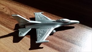 F-16 Fighting Falcon Geocoin - Antik Silber