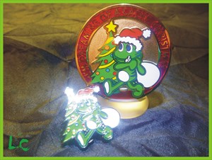 SIGNAL Christmas Geocoin 2007 with Pin