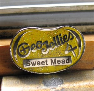 GeoJellies 4 Geocoin - Sweet Mead Edition 1v20 fro