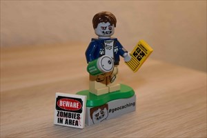 Lego zombie chasseur de caches...briiiiques&#160;!!!