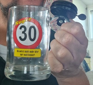 TB: Super 30 - Ringing beer glass