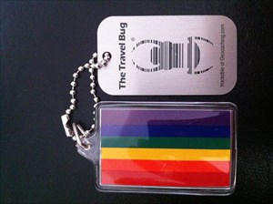 Der Rainbow-Pride-TravelBug