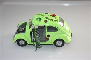 Funny Beetle &amp; Geico Lizard