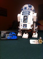 Anakin in front of Lego UCS R2D2