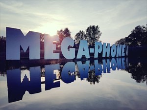 MEGA-Phone VI