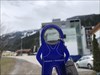 Der Kleinste Mitarbeiter in Mayrhofen ... ... Ankunft an der Sportclinic Zillertal