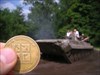Die Coin mit dem ultimativen Cache-Mobil Mit ´nem Panzer werden Umwege wegen unebenem Gelände überflüssig...
