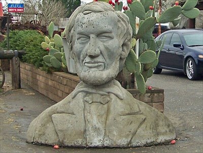Concrete Lincoln Bust, Sheldon, California - Abraham Lincoln on