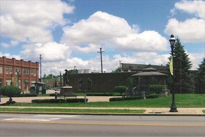 Annie Oakley Memorial Plaza, Landscaping Greenville Ohio