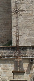 Image for Croix en fer forgé à droite de l'escalier devant l'église - La Chaise-Dieu, France