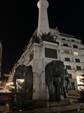 Image for À Chambéry, les éléphants de la fontaine des "quatre sans cul" dévoilent leurs postérieurs - France