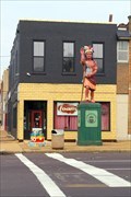 Image for Cherokee Street sculptor is his own worst critic  - St. Louis MO
