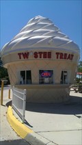 Image for Clermont, Florida: Ice Cream Cone Building.