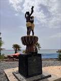 Image for La estatue de La Libèration de L'esclavage - Ílle ge Gorée, Senegal