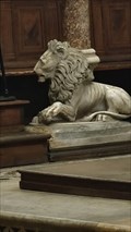Image for León tumbado en el atril del Baptisterio de Pisa - Pisa, Italia