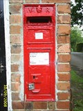 Image for Victorian post box near Wadhurst, East Sussex