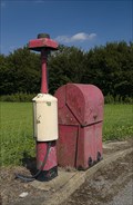 Image for Disused pump by the roadside in Lincolnshire