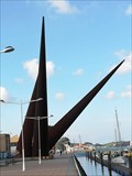 Image for The sculpture «Avilés», by Benjamín Menéndez, recovers the lighting -Avilés, Asturias, España