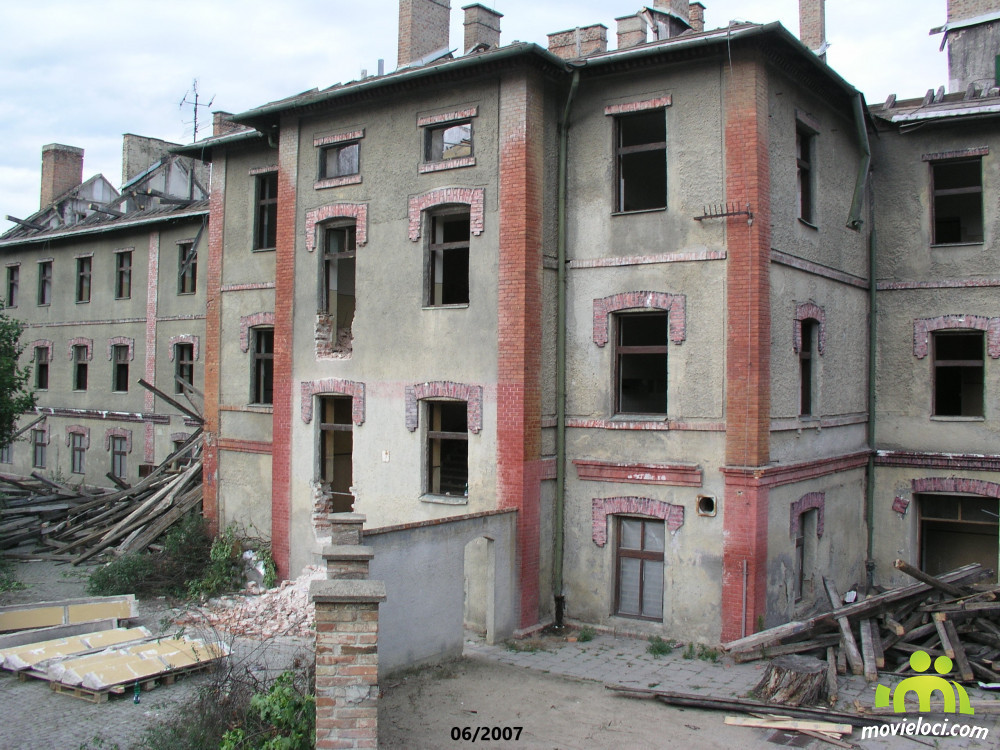 Budova byvale cetnicke stanice pred demolici, 2007