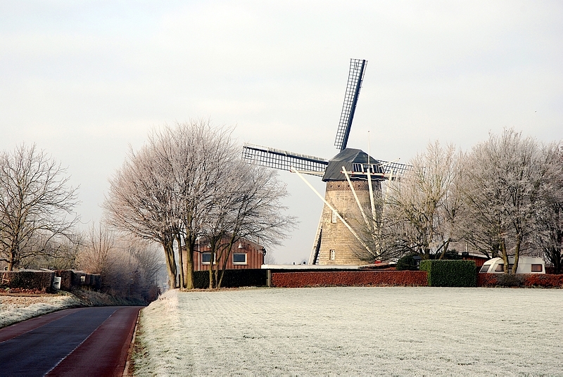 PA6TIEN Van Tienhovenmolen Wolfhuis in wintertime. 